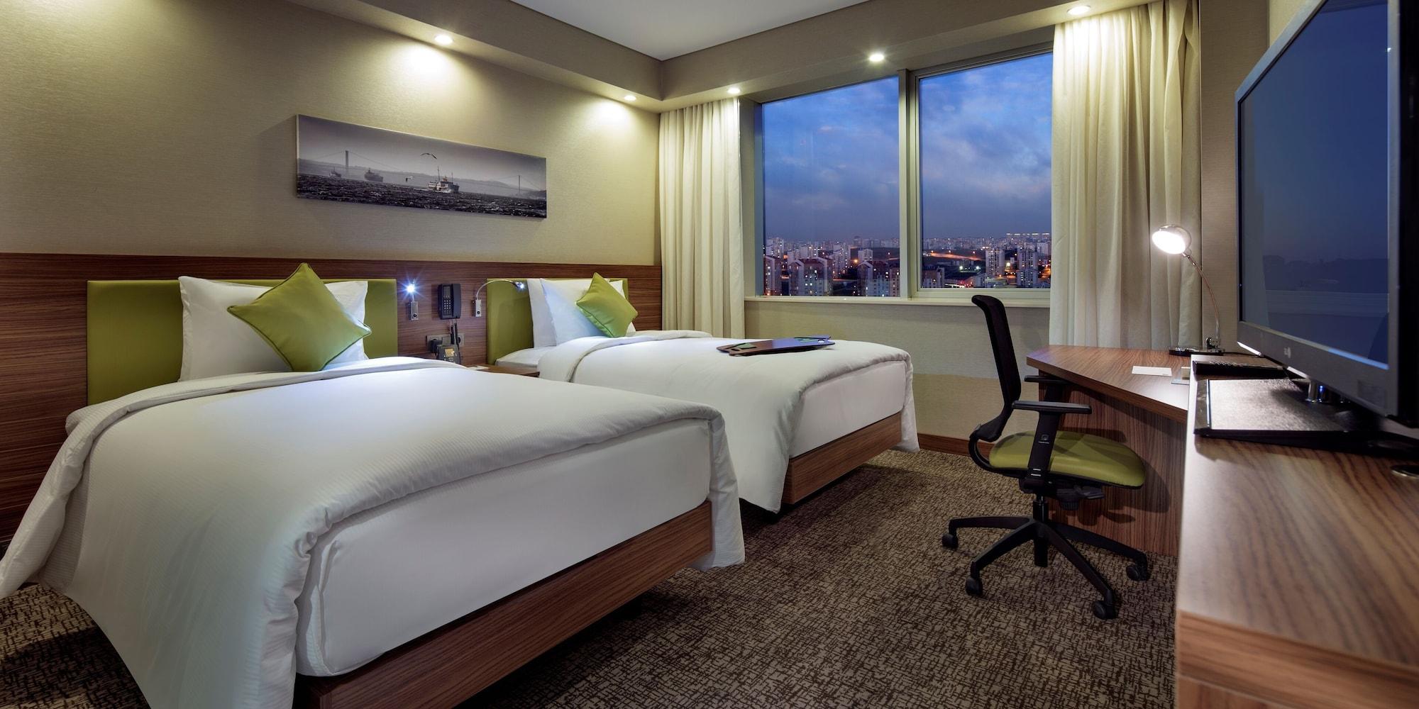 Hampton By Hilton Istanbul Kayasehir Hotel Екстериор снимка