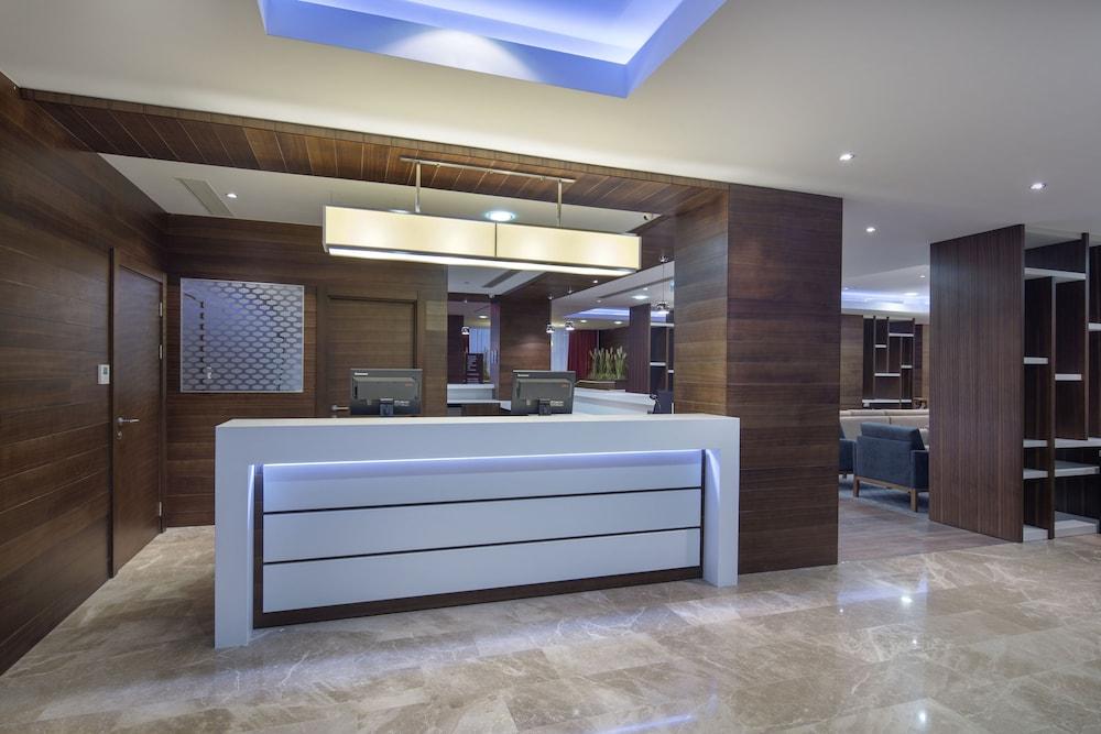 Hampton By Hilton Istanbul Kayasehir Hotel Екстериор снимка