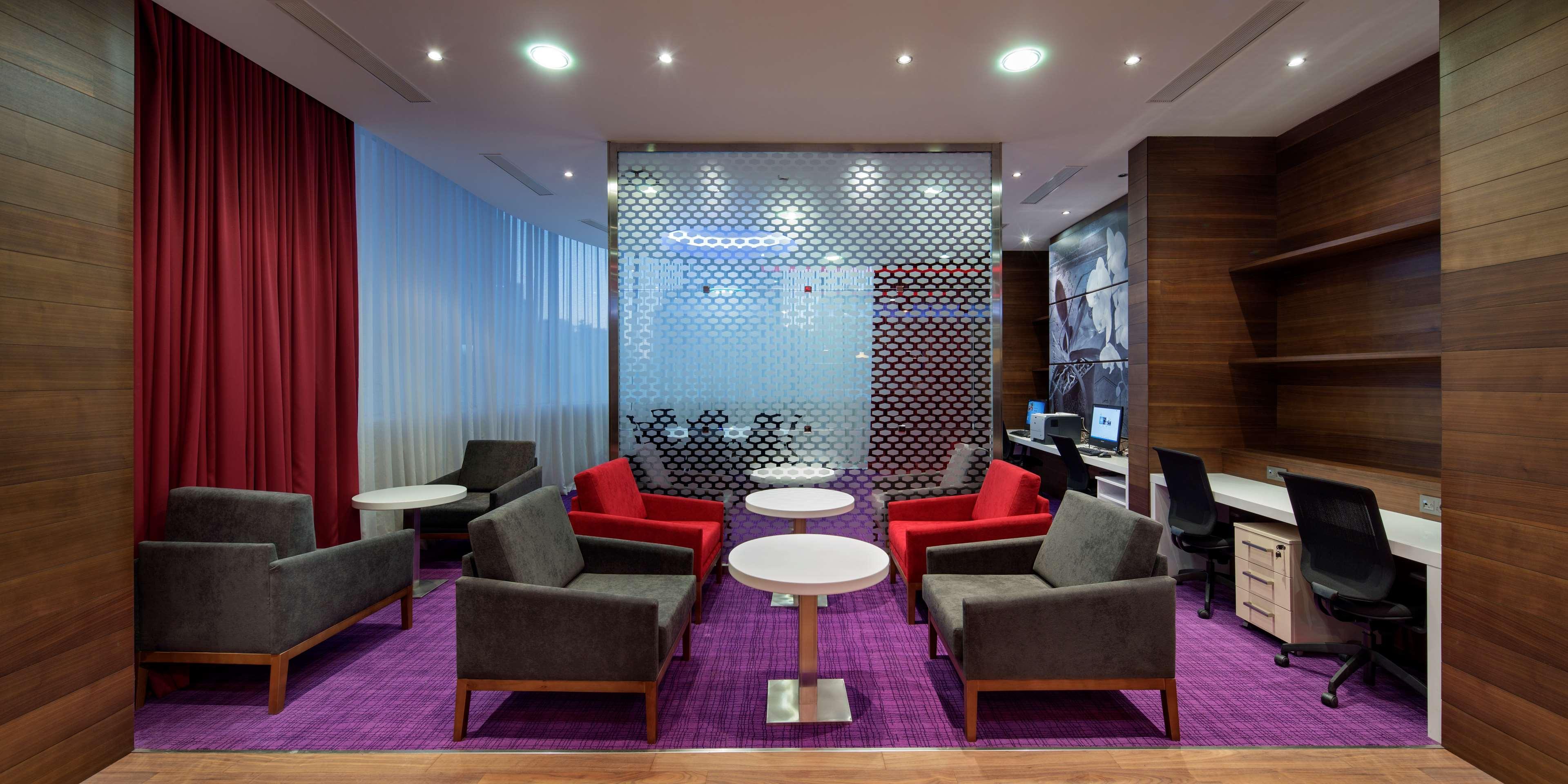 Hampton By Hilton Istanbul Kayasehir Hotel Екстериор снимка
