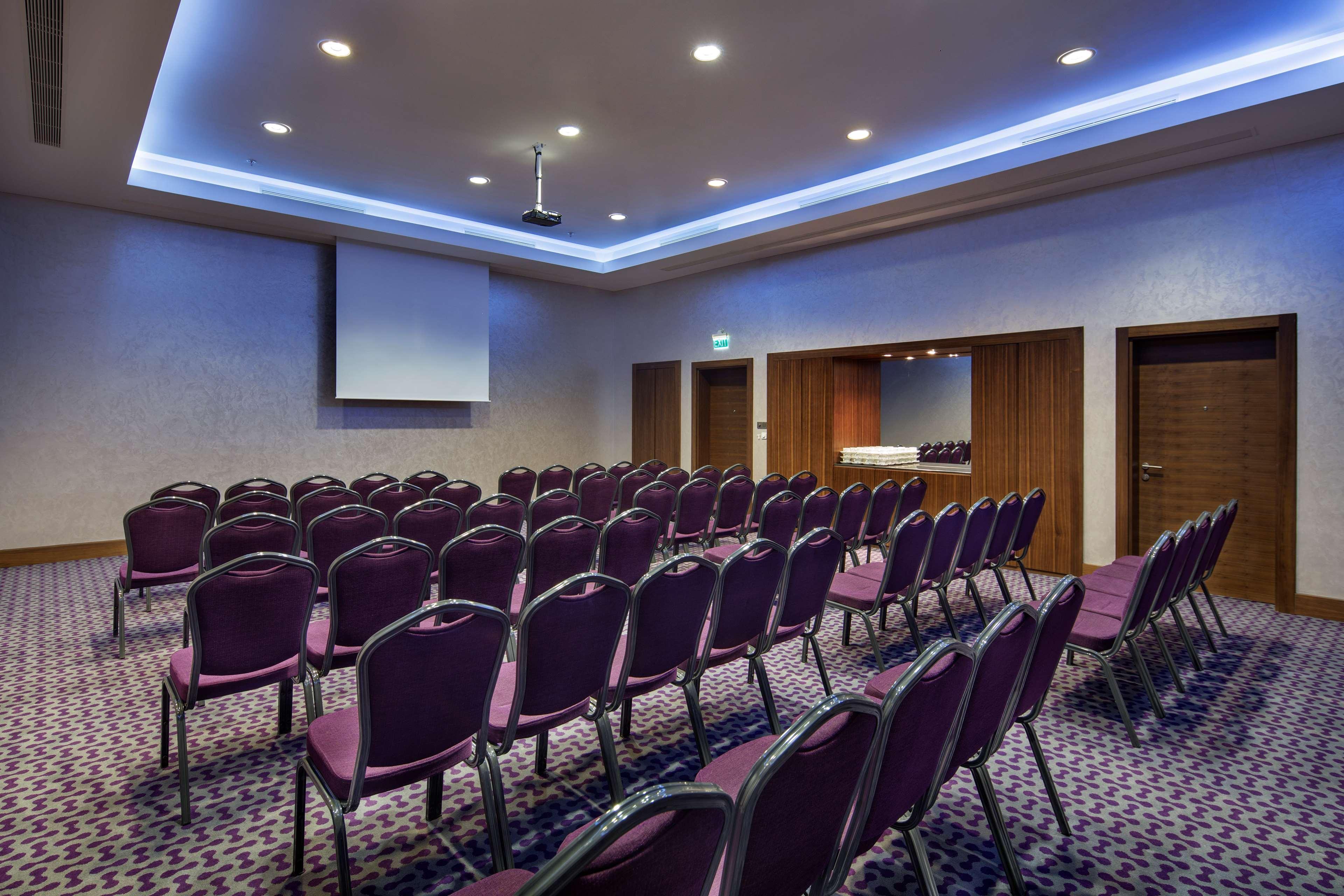 Hampton By Hilton Istanbul Kayasehir Hotel Екстериор снимка