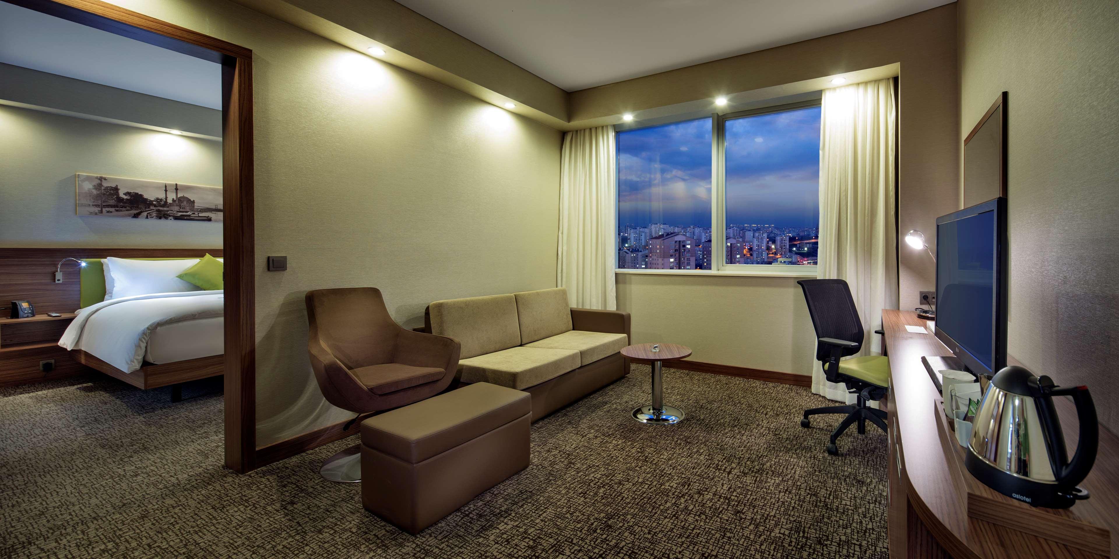 Hampton By Hilton Istanbul Kayasehir Hotel Екстериор снимка