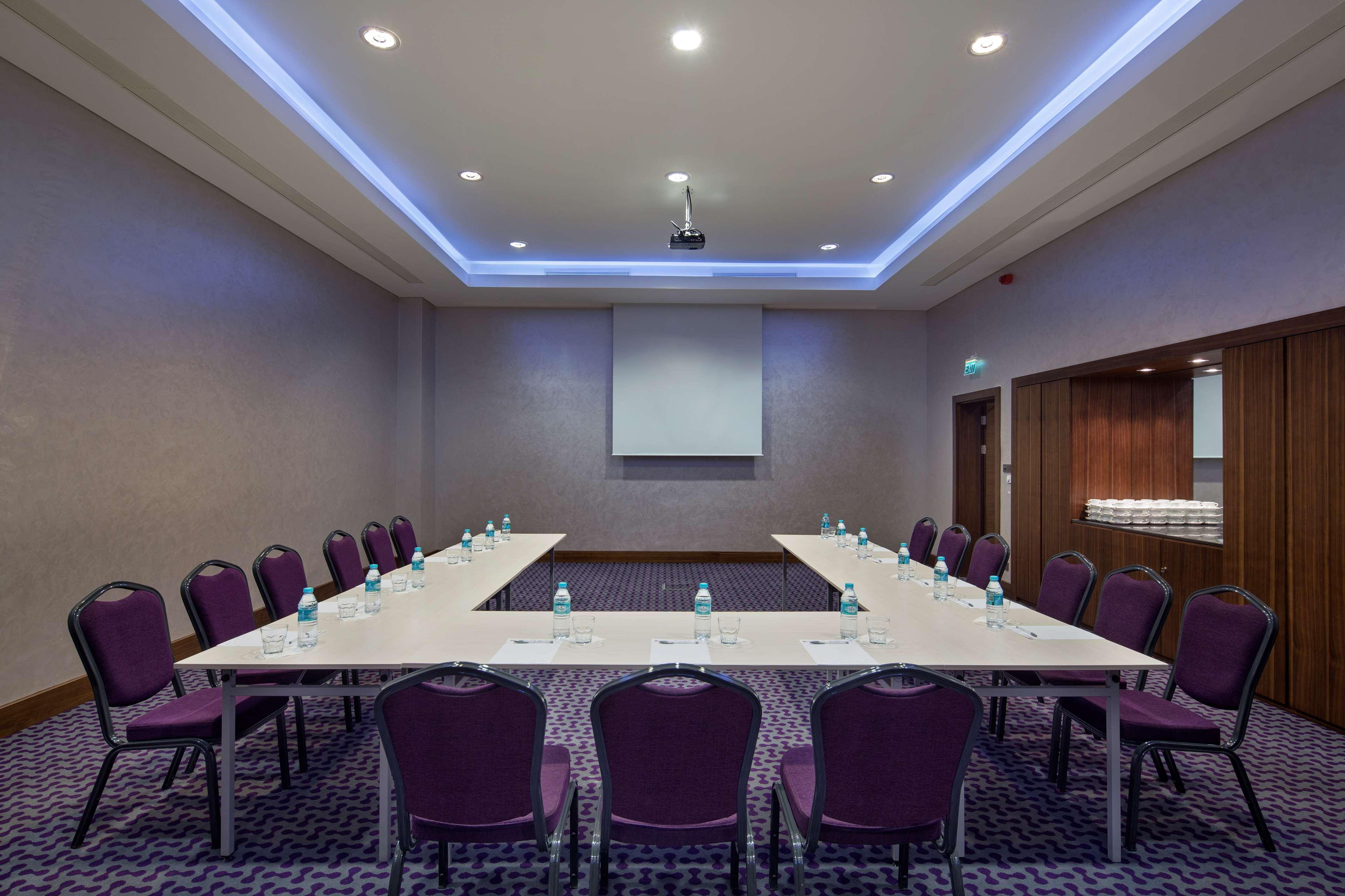 Hampton By Hilton Istanbul Kayasehir Hotel Екстериор снимка