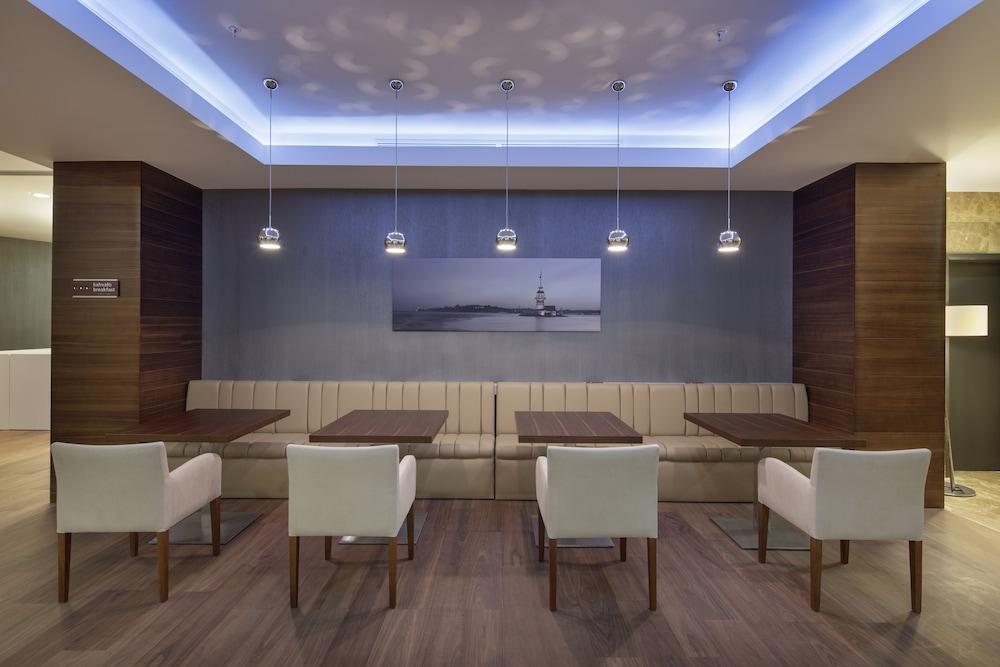Hampton By Hilton Istanbul Kayasehir Hotel Екстериор снимка