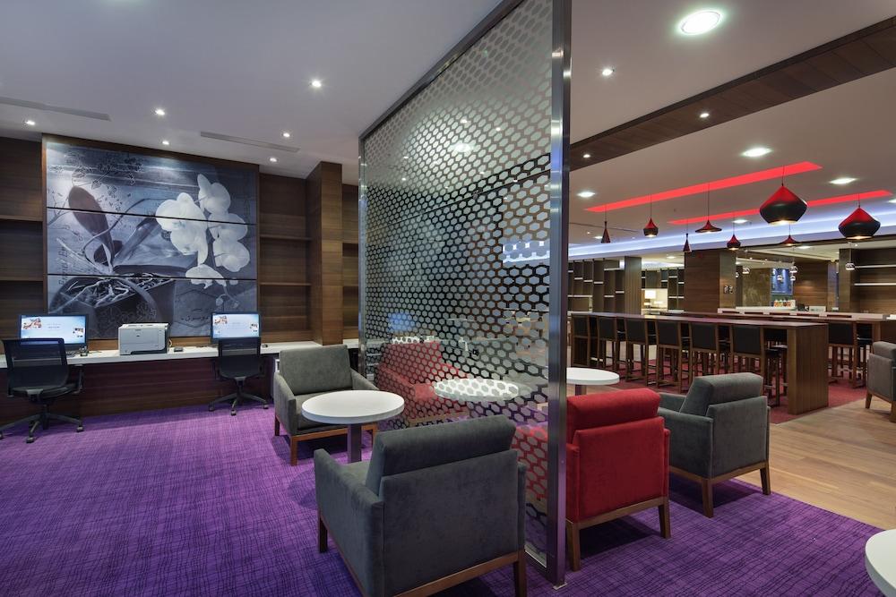 Hampton By Hilton Istanbul Kayasehir Hotel Екстериор снимка
