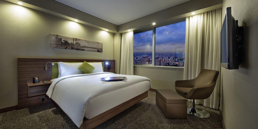 Hampton By Hilton Istanbul Kayasehir Hotel Екстериор снимка