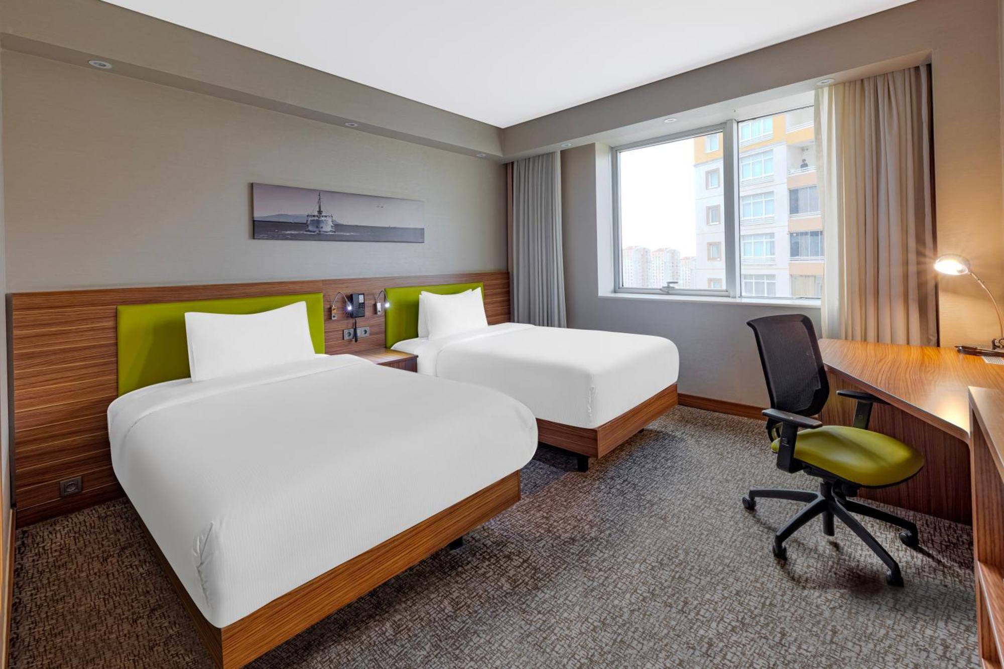 Hampton By Hilton Istanbul Kayasehir Hotel Екстериор снимка