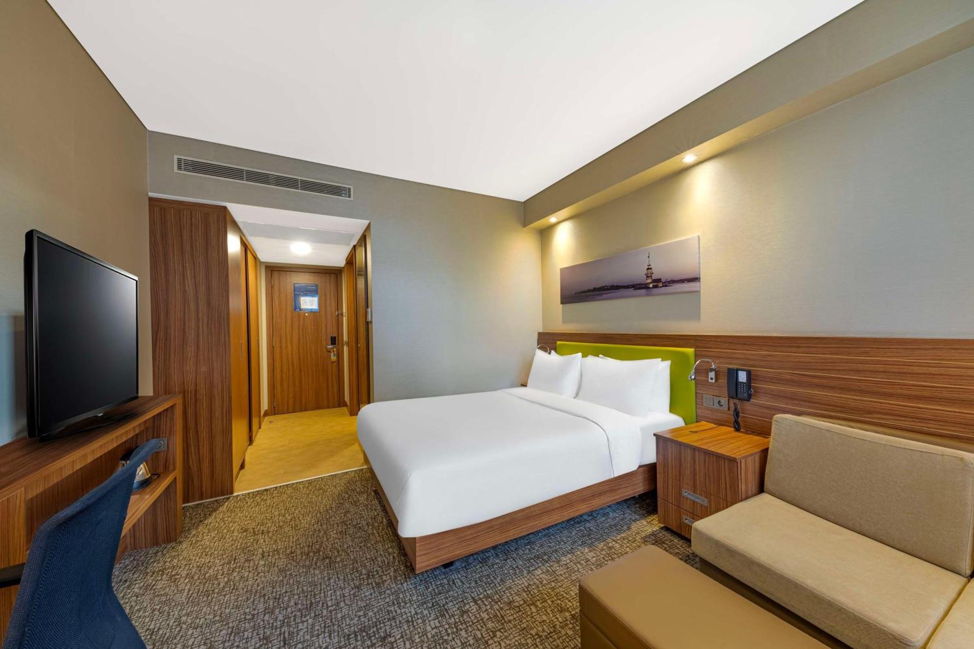 Hampton By Hilton Istanbul Kayasehir Hotel Екстериор снимка