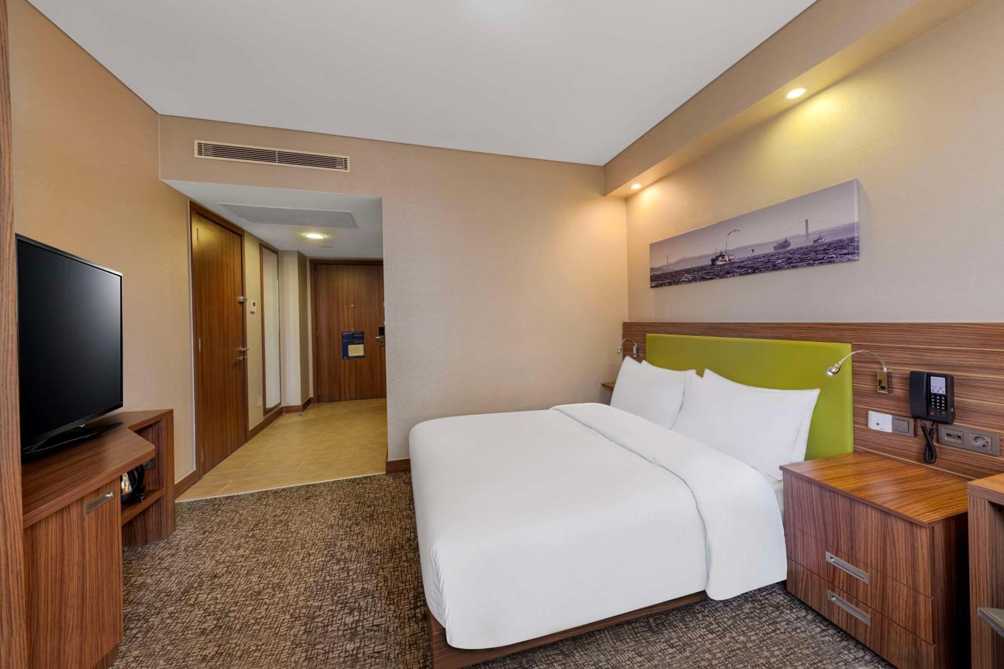 Hampton By Hilton Istanbul Kayasehir Hotel Екстериор снимка