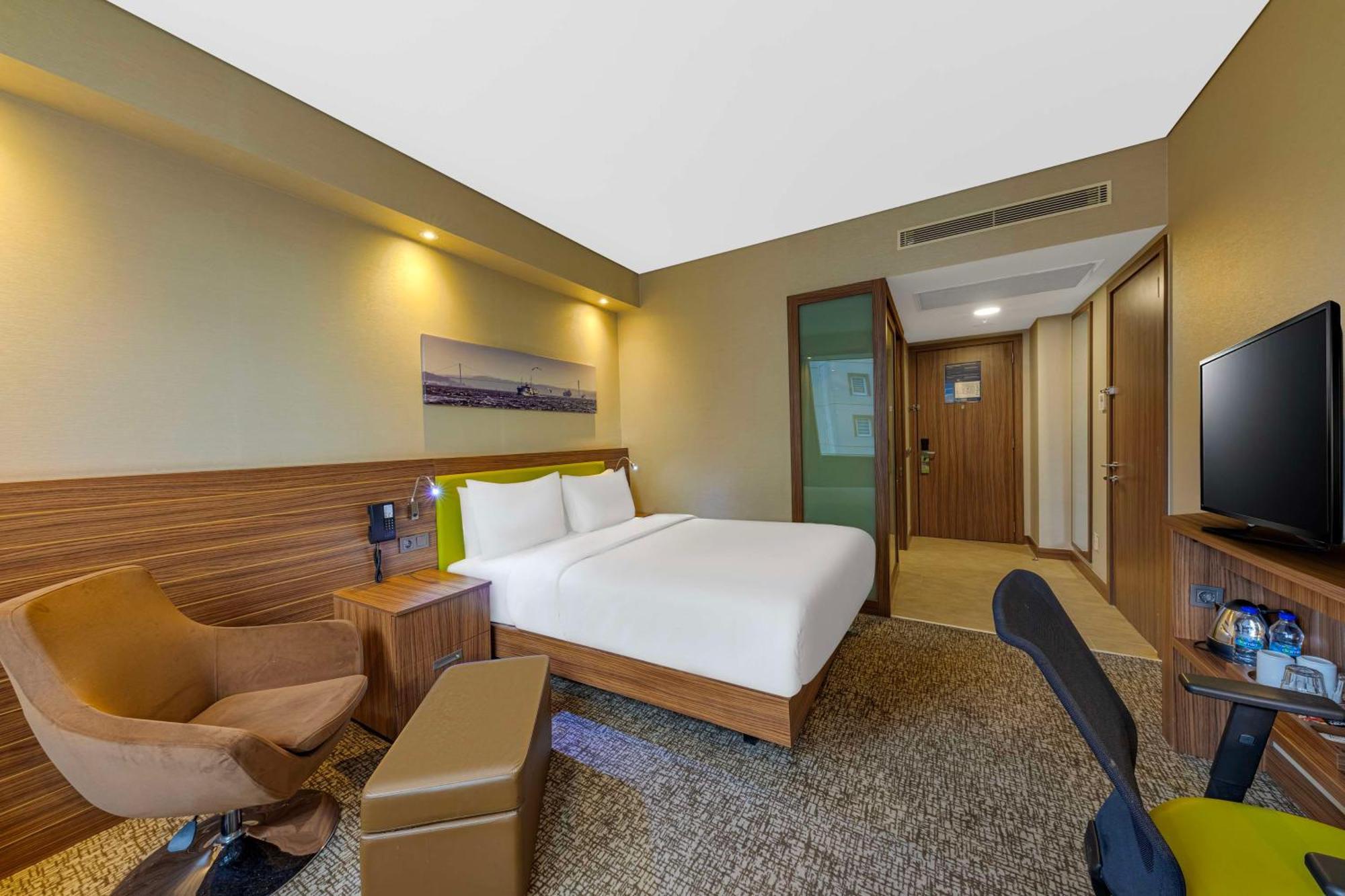 Hampton By Hilton Istanbul Kayasehir Hotel Екстериор снимка