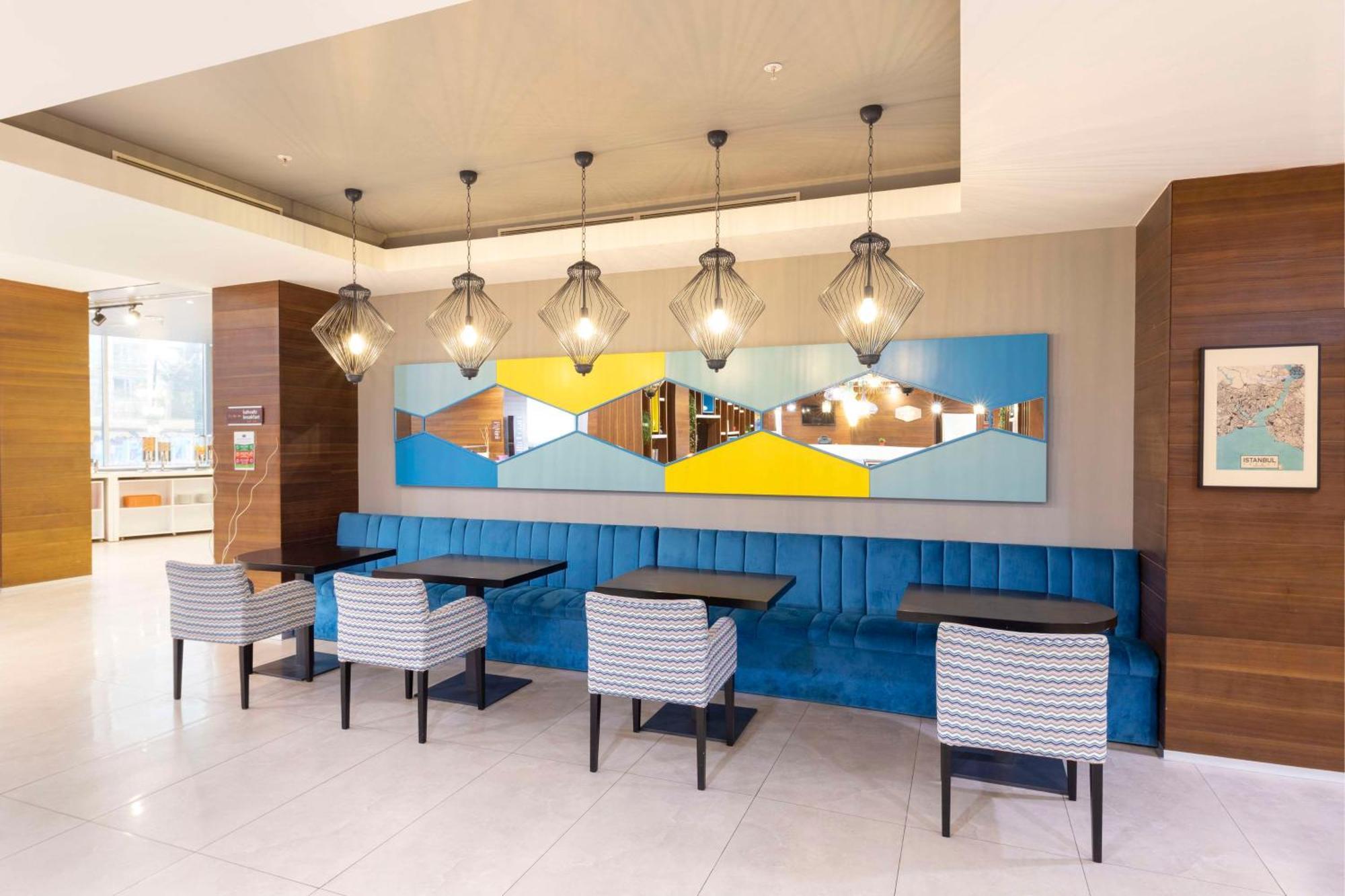 Hampton By Hilton Istanbul Kayasehir Hotel Екстериор снимка