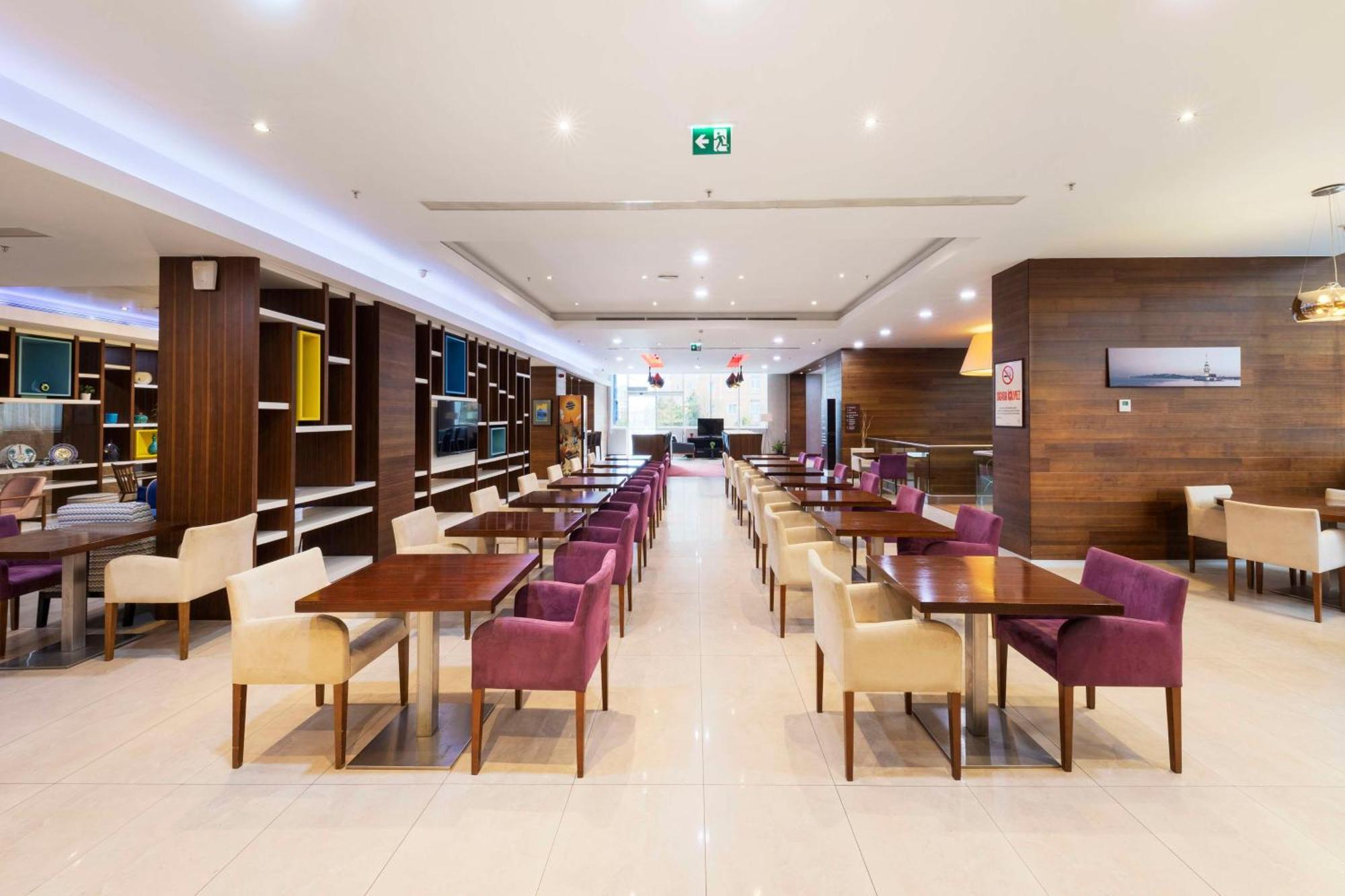 Hampton By Hilton Istanbul Kayasehir Hotel Екстериор снимка