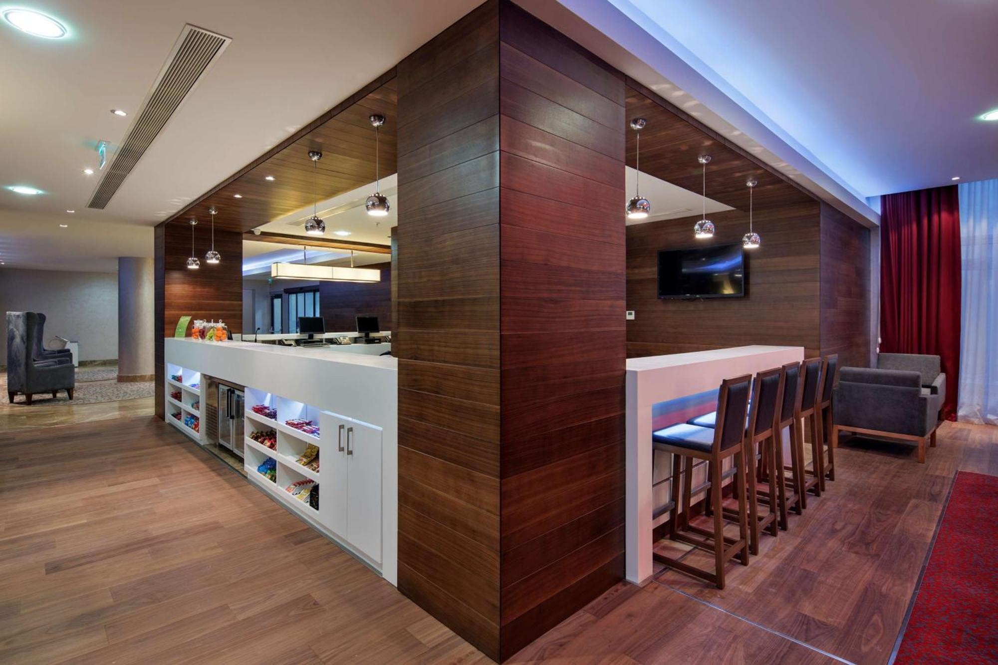 Hampton By Hilton Istanbul Kayasehir Hotel Екстериор снимка