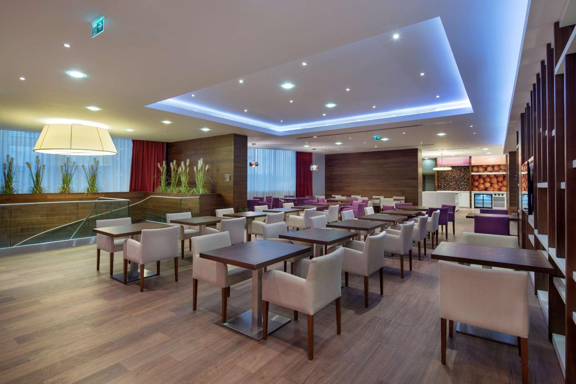Hampton By Hilton Istanbul Kayasehir Hotel Екстериор снимка