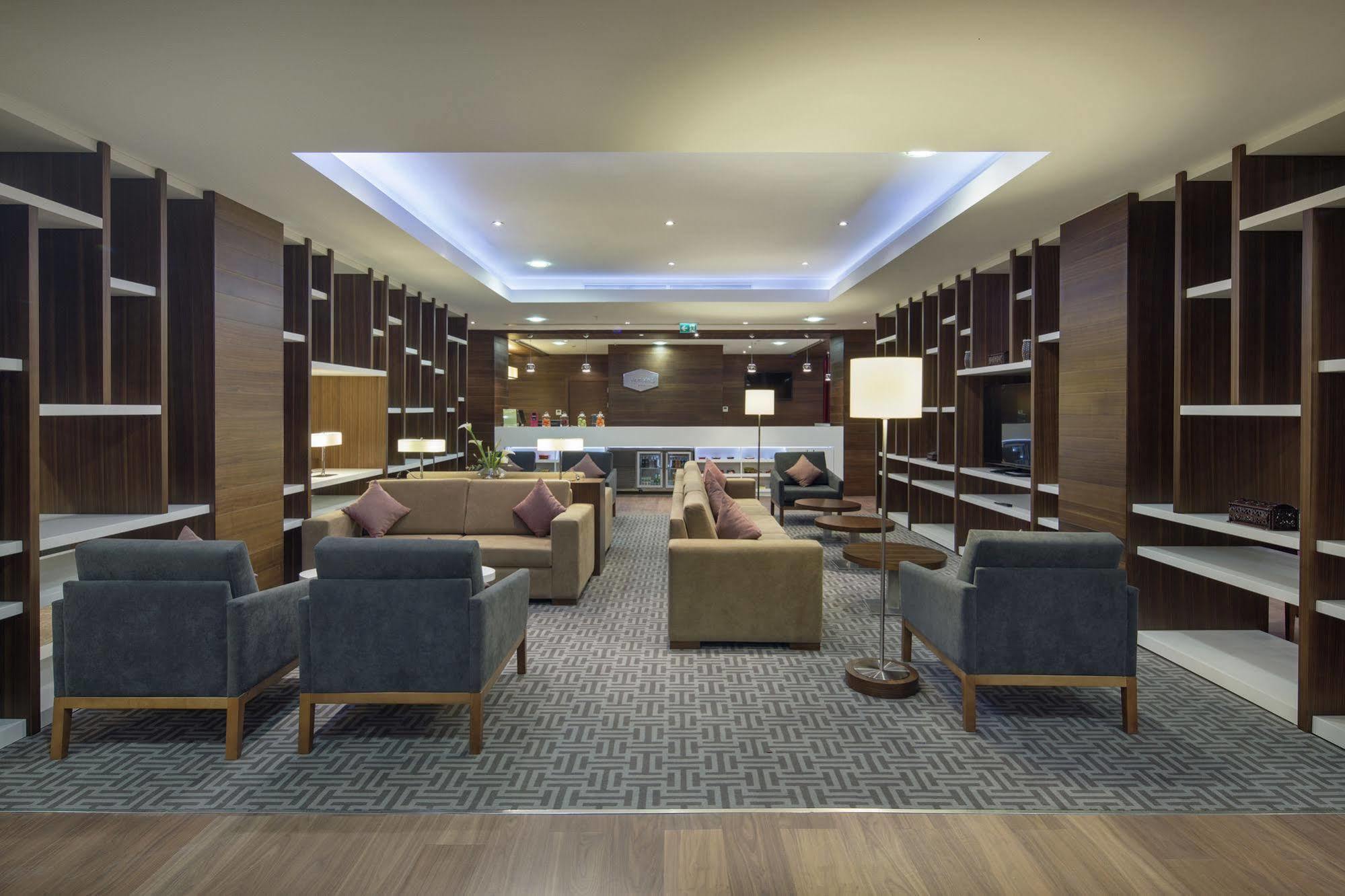 Hampton By Hilton Istanbul Kayasehir Hotel Екстериор снимка